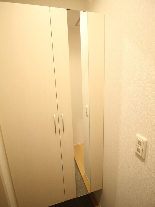 物件内観写真15　(靴箱)