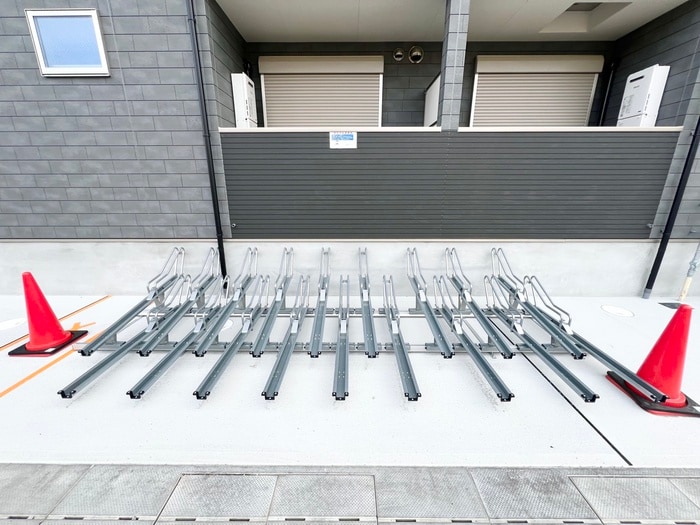 物件外観写真2　(駐輪場)