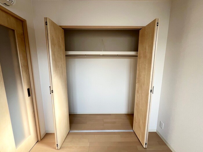 物件内観写真12　(収納)