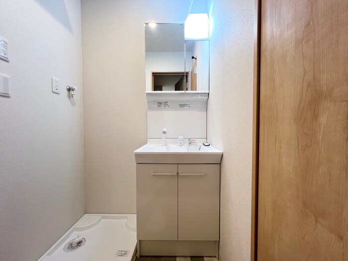 物件内観写真13　(洗面)