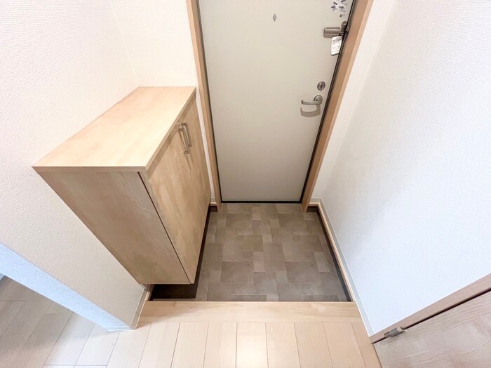 物件内観写真16　(玄関)