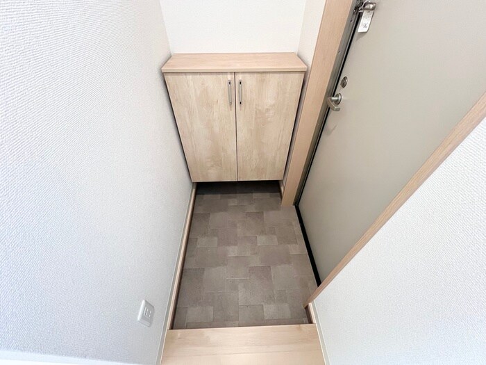 物件内観写真16　(玄関)