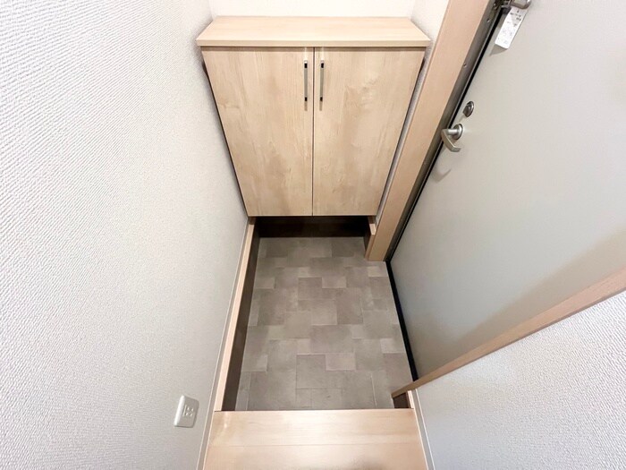 物件内観写真16　(玄関)