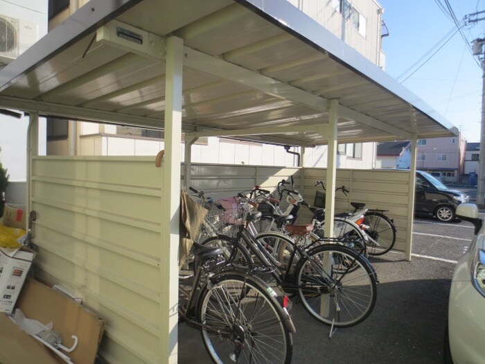 物件外観写真2　(駐輪場)