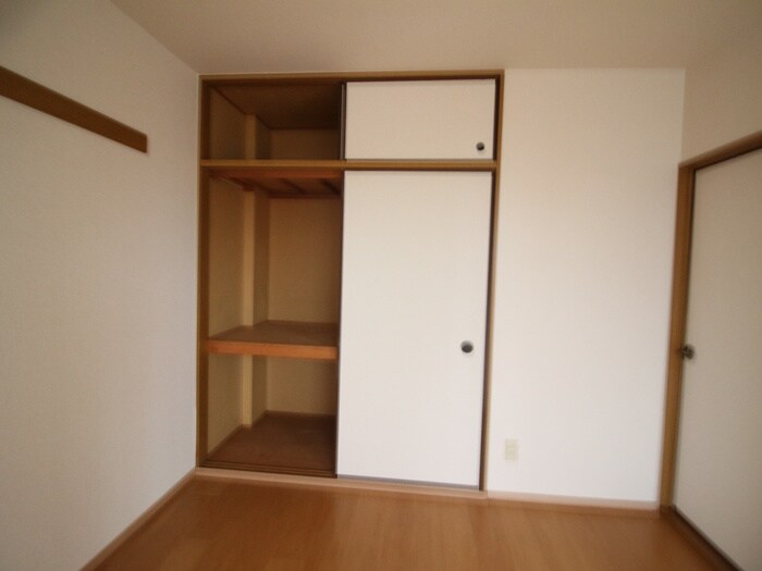 物件内観写真13　(収納)