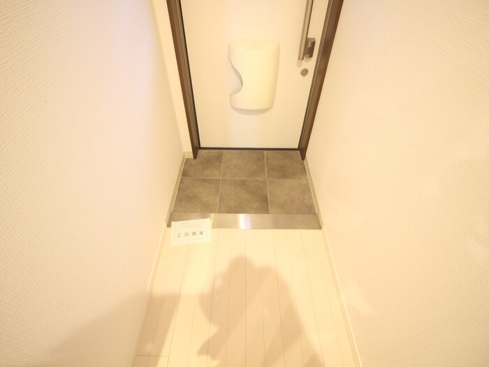 物件内観写真16　(玄関)