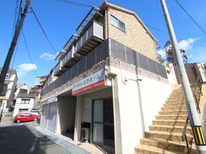 リノハイツ鈴蘭台　A棟外観写真