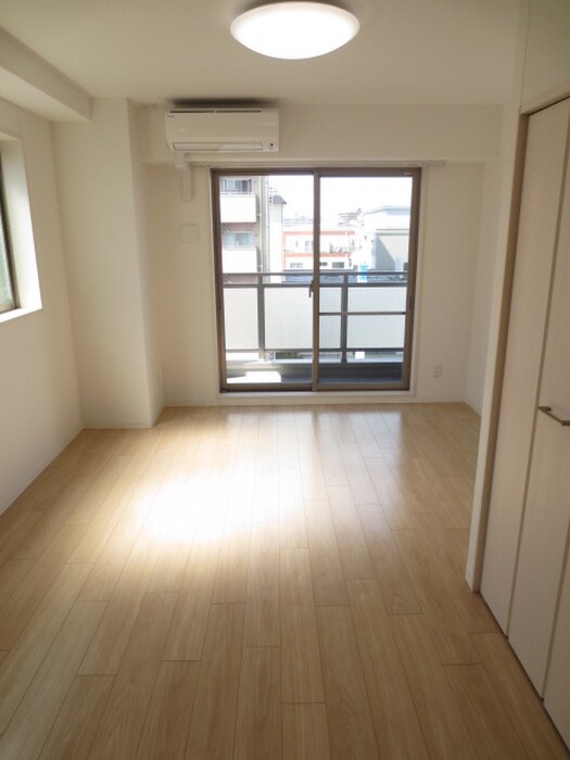 物件内観写真8　(居室)