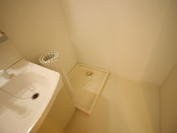 物件内観写真16　(洗濯機置場)