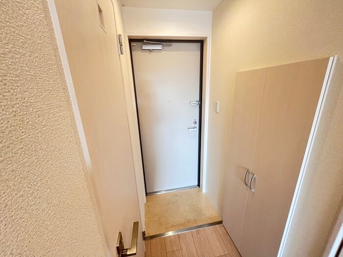 物件内観写真16　(玄関)