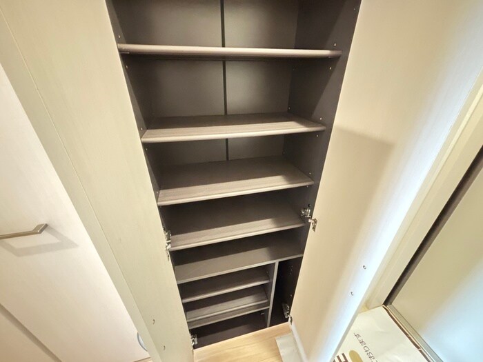 物件内観写真18　(靴箱)