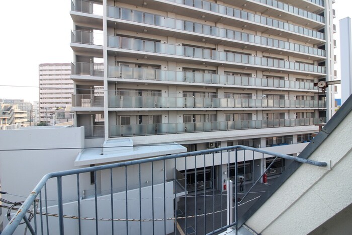 物件内観写真21　(室内からの展望)