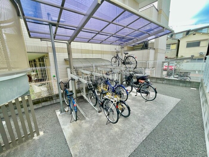 物件外観写真3　(駐輪場)