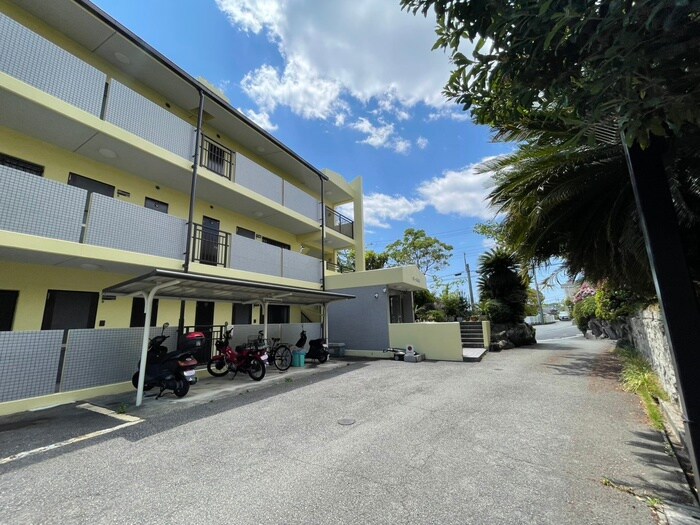 物件外観写真3　(駐輪場)