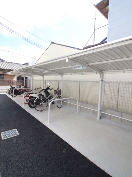 物件外観写真4　(駐輪場)