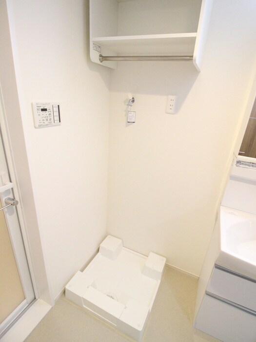 物件内観写真14　(洗濯機置場)