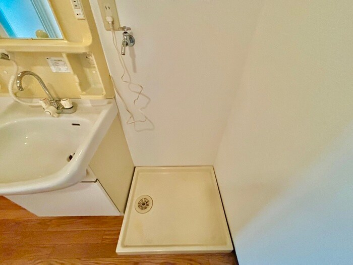 物件内観写真12　(洗濯機置場)