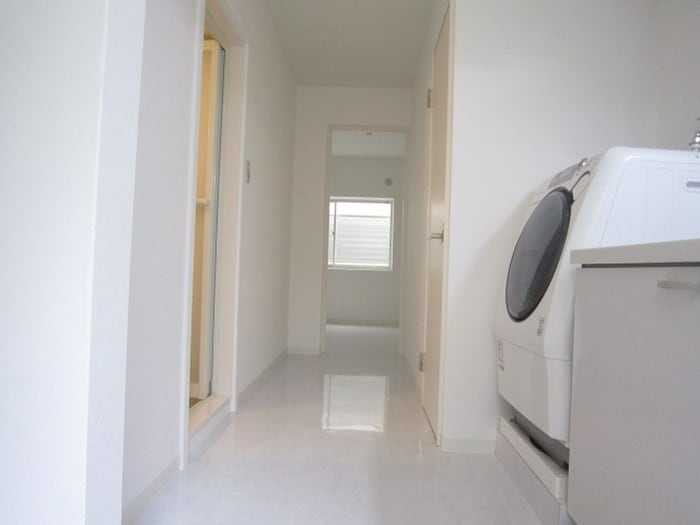 物件内観写真14　(廊下)