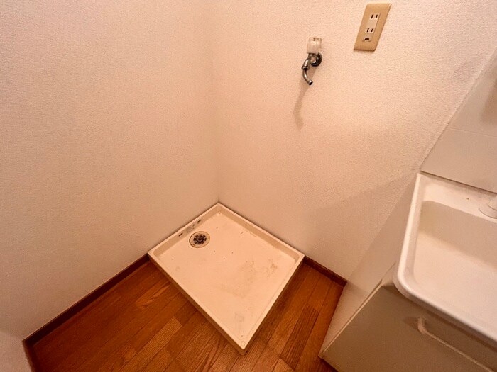 物件内観写真20　(洗濯機置場)