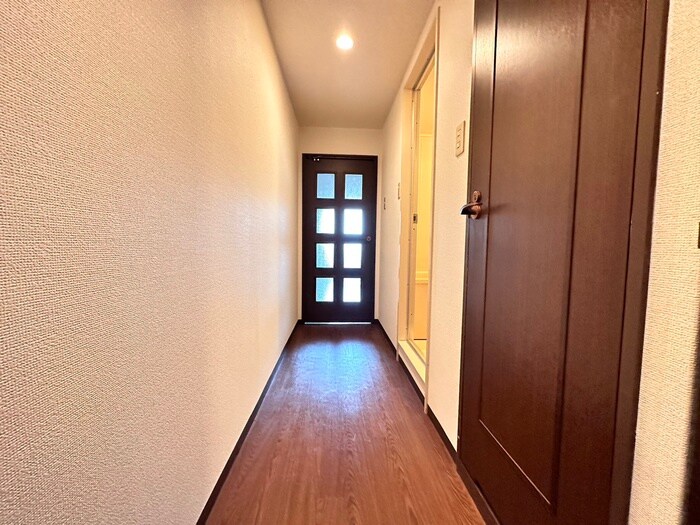 物件内観写真18　(玄関)