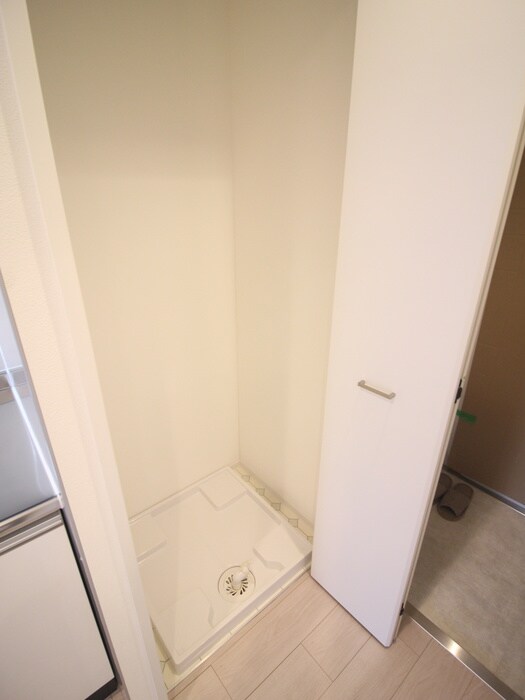 物件内観写真7　(洗濯機置場)