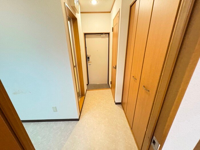 物件内観写真14　(廊下)