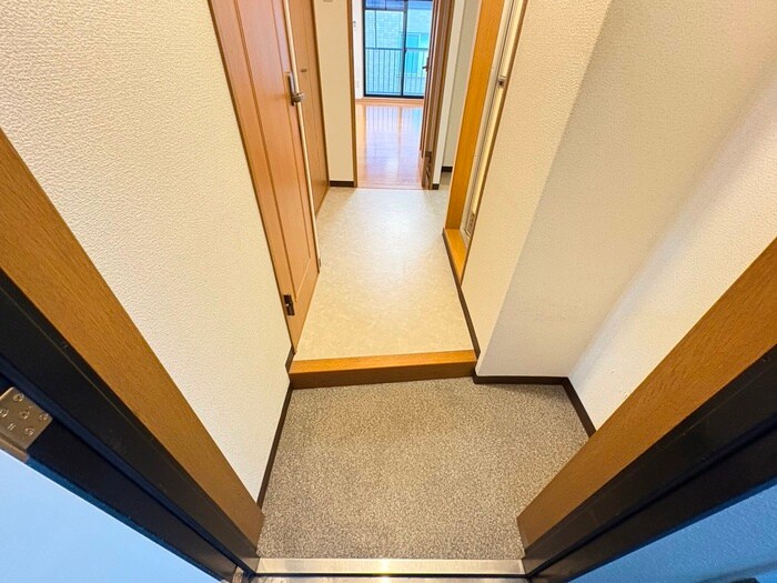 物件内観写真15　(玄関)