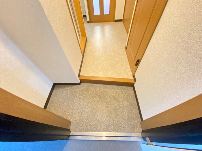 物件内観写真15　(玄関)