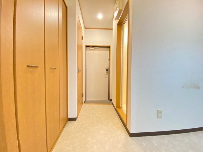物件内観写真16　(廊下)