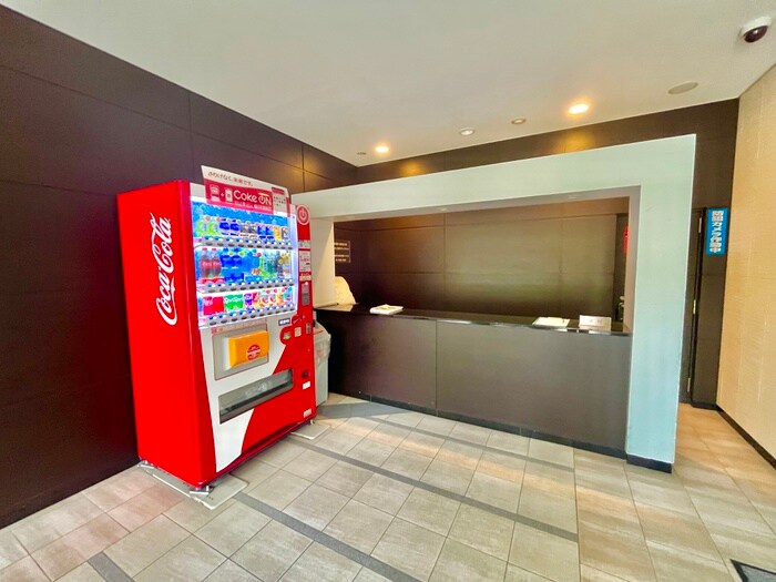 物件外観写真6　(エントランス部分)