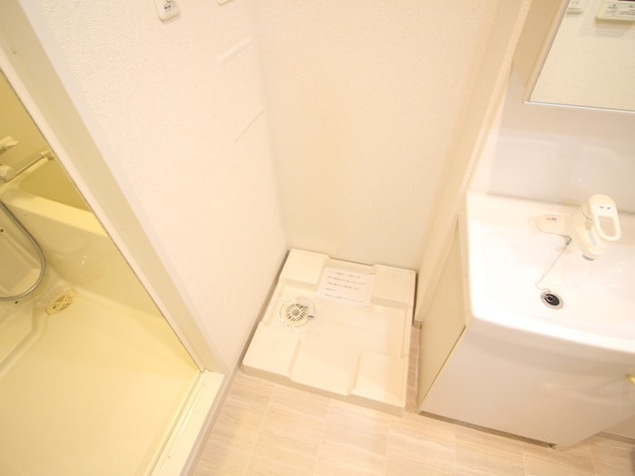 物件内観写真11　(洗濯機置場)