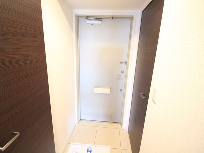 物件内観写真16　(玄関)