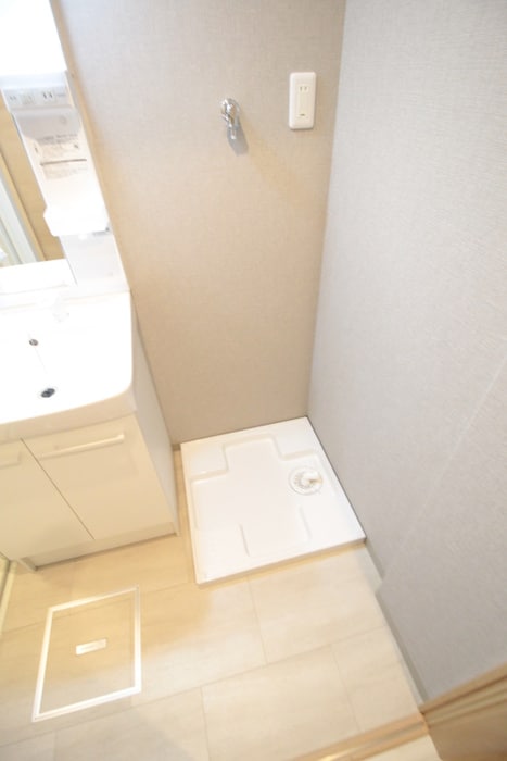 物件内観写真12　(洗濯機置場)