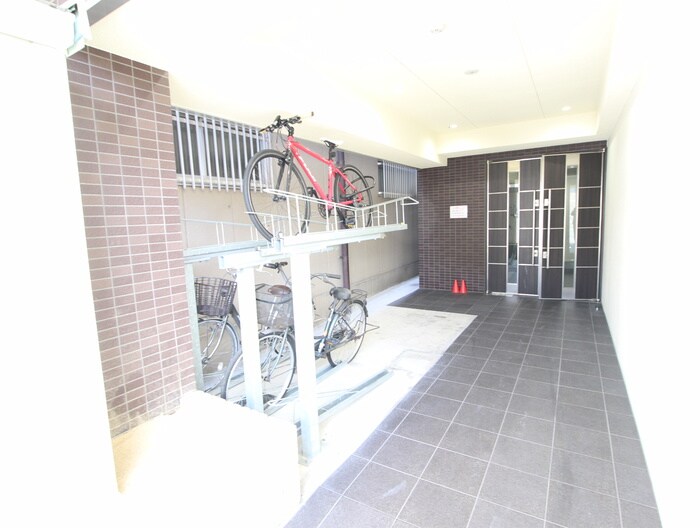 物件外観写真5　(エントランス部分)