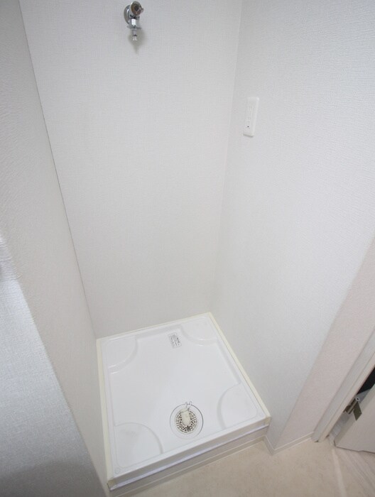 物件内観写真17　(洗濯機置場)