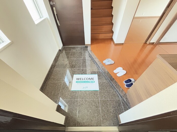 物件内観写真17　(玄関)