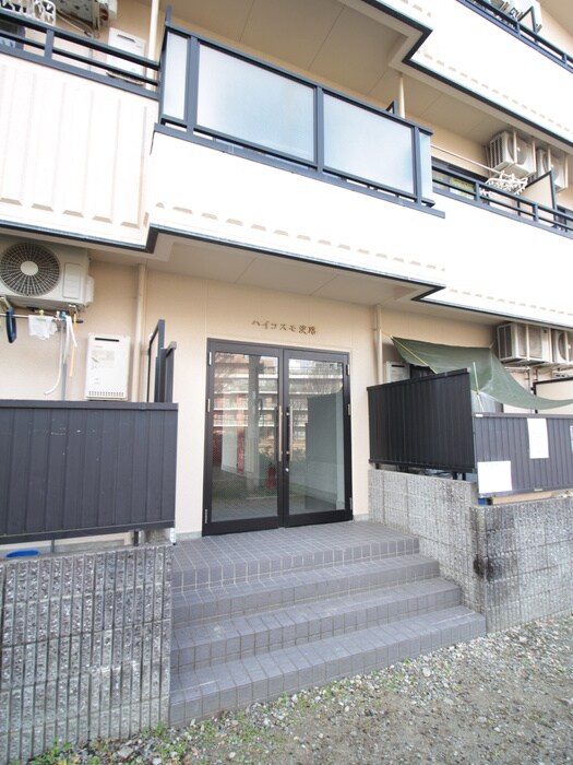 物件外観写真5　(エントランス部分)