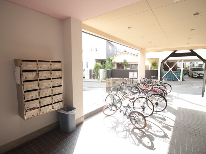 物件外観写真6　(駐輪場)