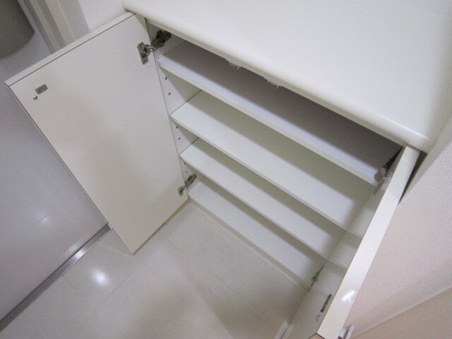 物件内観写真7　(靴箱)