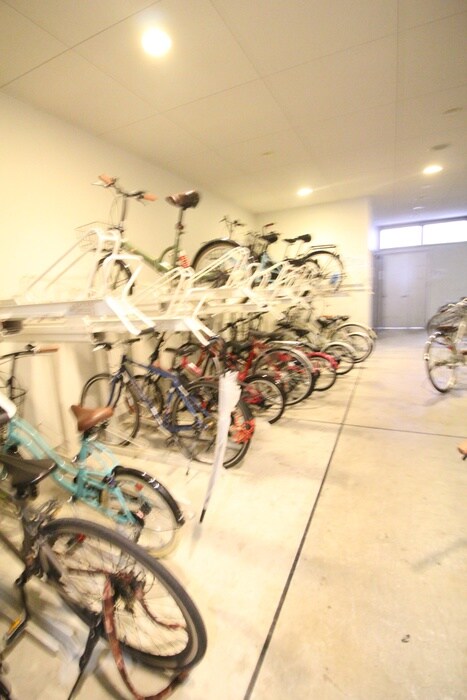 物件外観写真3　(駐輪場)