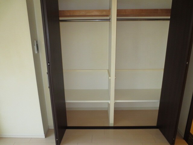 物件内観写真10　(収納)
