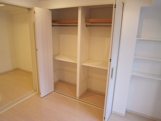 物件内観写真12　(収納)