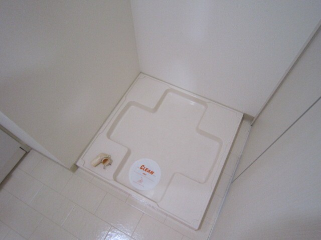 物件内観写真16　(洗濯機置場)