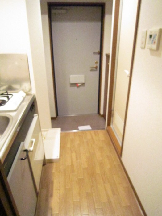 物件内観写真14　(玄関)