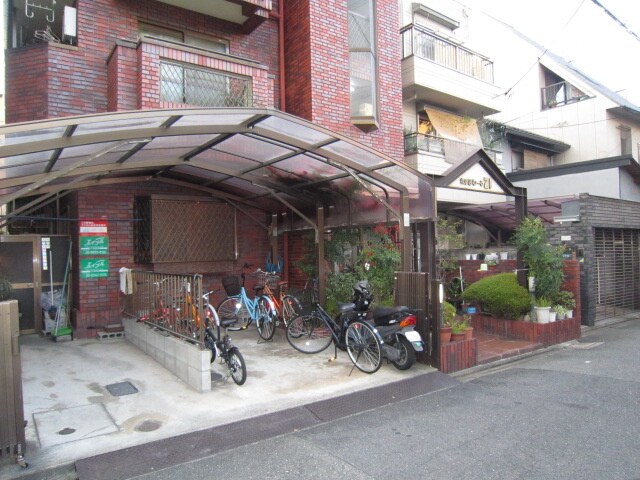 物件外観写真3　(駐輪場)