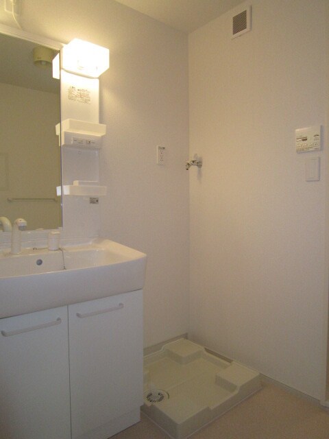 物件内観写真13　(洗面)