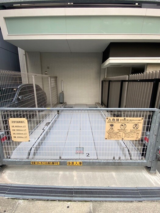 物件外観写真6　(駐車場)