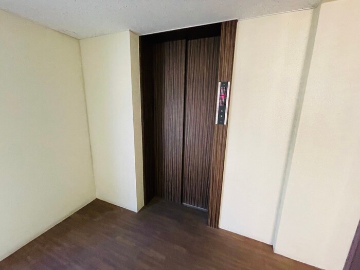 物件外観写真6　(建物設備)