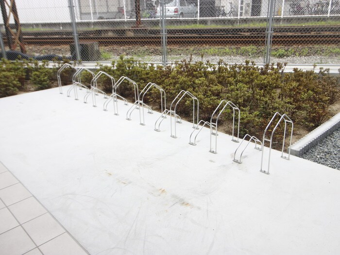 物件外観写真3　(駐輪場)