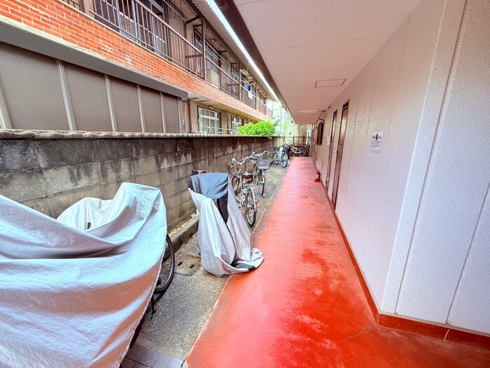 物件外観写真5　(駐輪場)